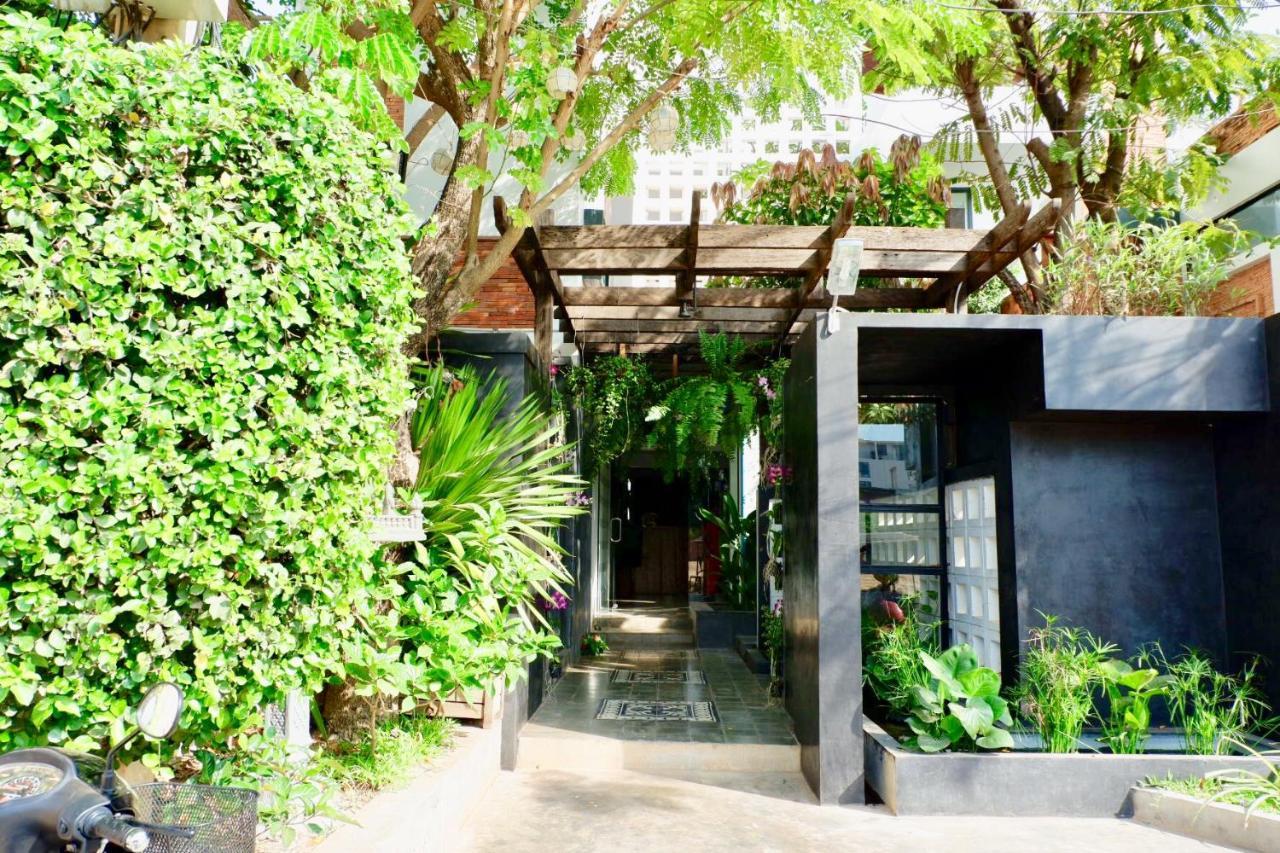 1004 Boutique Hotel Siem Reap Exterior photo