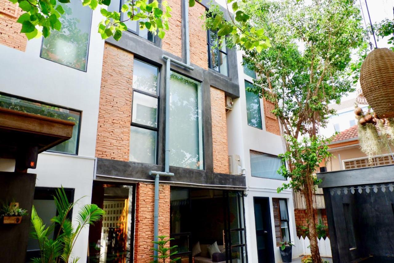 1004 Boutique Hotel Siem Reap Exterior photo