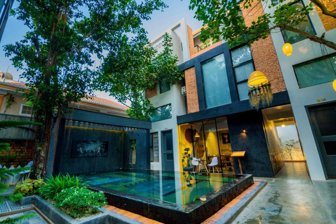 1004 Boutique Hotel Siem Reap Exterior photo